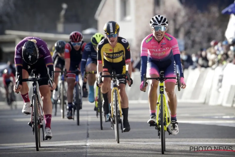 🎥 Jolien D'hoore sprint op verjaardag naar tweede plek en moet net als Vos nipt de duimen leggen voor Italiaanse