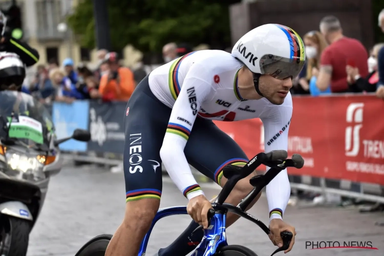 Filippo Ganna een klasse te sterk en opent zoals vorig jaar Giro met zege, Evenepoel mooi in top tien bij comeback