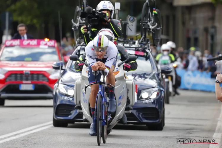 Filippo Ganna denkt roze trui aan Evenepoel te verliezen: "Dat is om druk bij anderen te leggen"