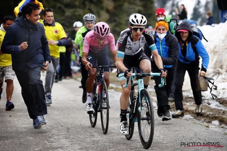 🎥 Dagzege voor Simon Yates in de negentiende rit van de Giro