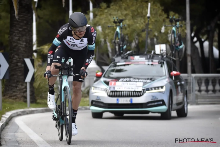 Renner van Team BikeExchange verschijnt niet meer aan de start in de Dauphiné: 135 renners beginnen aan de koninginnenetappe 