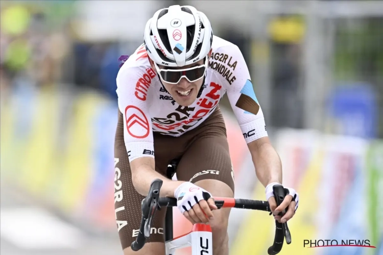 AG2R-renner wint voor tweede jaar op rij Parijs-Camembert, teamgenoot Van Avermaet en ook Vermeersch in top 10