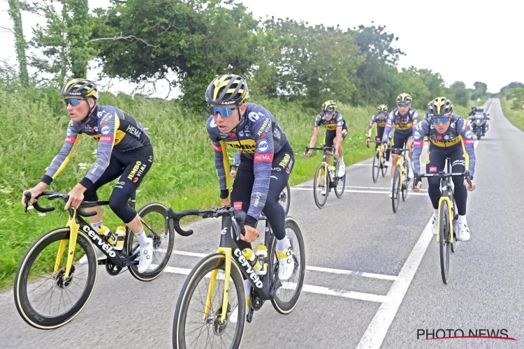 📷 Daar is de 'Rapid Rebel': Wout van Aert en co trainen in hun nieuwe, alternatieve Tour-outfit