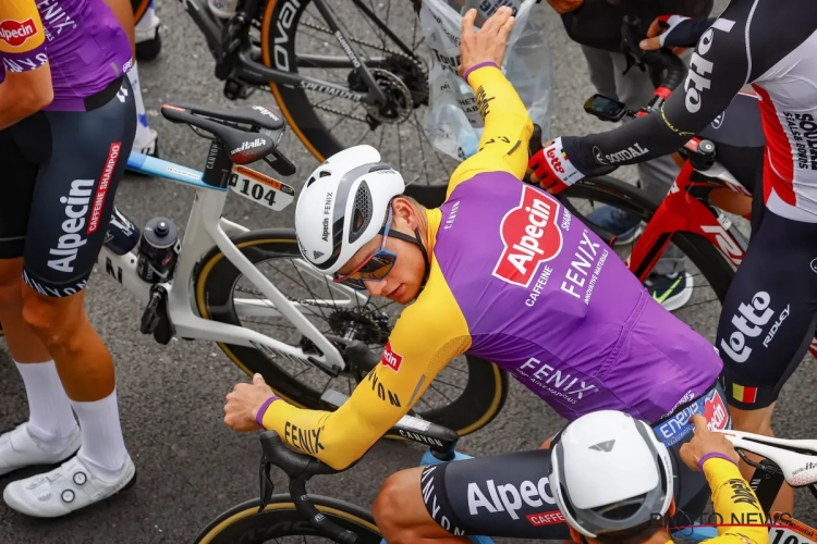 📷 Van der Poel en Alpecin-Fenix konden eerste Tourrit dan toch afwerken in truitje dat eer betuigt aan Poulidor