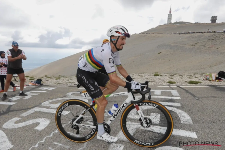 Offensieve Alaphilippe en standhoudende Cavendish op Ventoux voor Wolfpack: "Geweldig als eerste boven te komen"