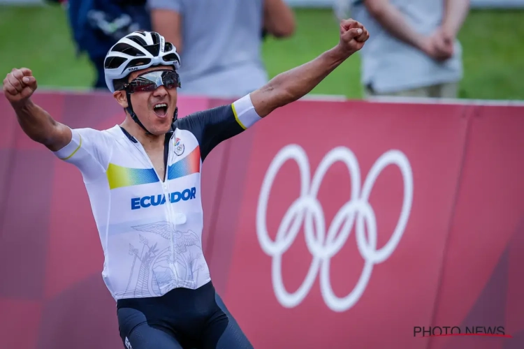 📷  Richard Carapaz krijgt nieuwe fiets na winst Olympische Spelen