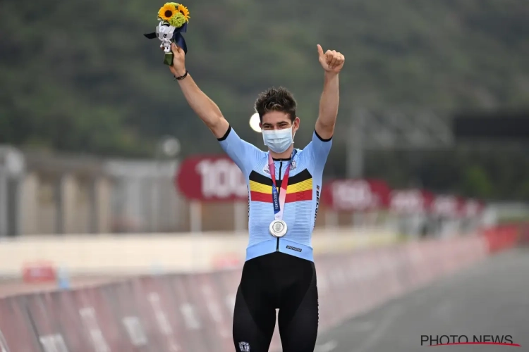 Veel lof van wereldkampioen voor van Aert: "Geen enkele renner gekend die dát kon" en "Ook nog eens enorme koersintelligentie"