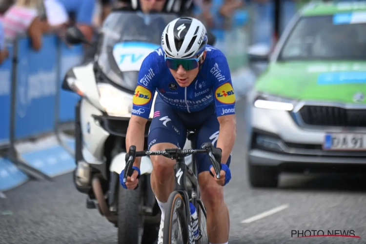 Evenepoel gaat eerst uit de bocht maar soleert vervolgens indrukwekkend naar dubbelslag, Van der Sande tweede