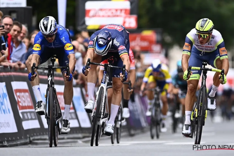 Tim Merlier moet na nipte sprint de overwinning aan Alvaro Hodeg laten in Belgische fusiekoers