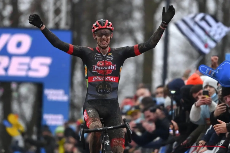 Michael Vanthourenhout wint tweede cross van het seizoen in Meulebeke voor Iserbyt en Van der Haar