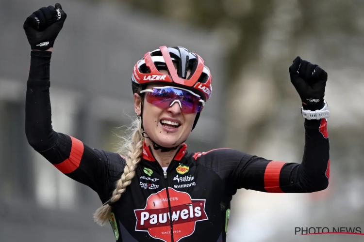 Denise Betsema rijdt van start tot finish aan de leiding en wint met meer dan een minuut voorsprong in Zonnebeke