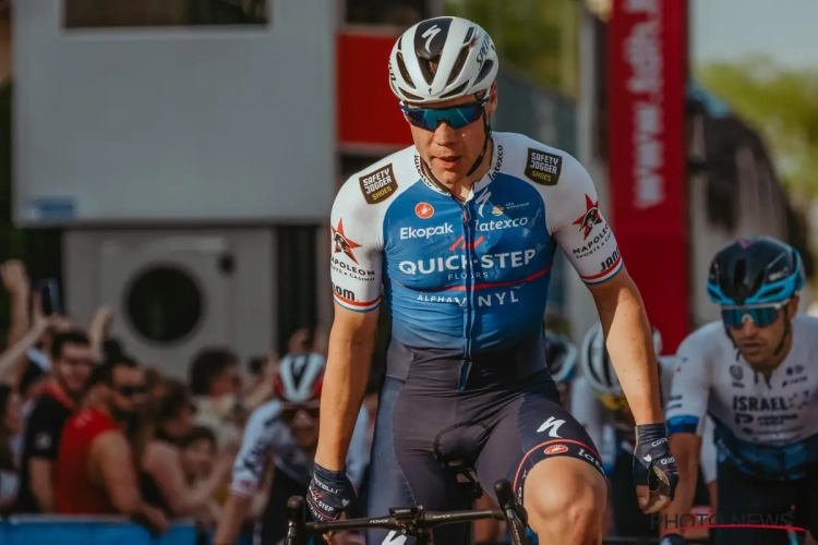 Onderonsje tussen Jakobsen, Groenewegen en Van der Poel in Gouden Pijl: sprinter van Quick-Step het snelst