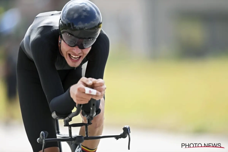 Guillaume Seye verlengt Belgische tijdrittitel bij elite zonder contract op een fiets van Quick-Step Alpha Vinyl