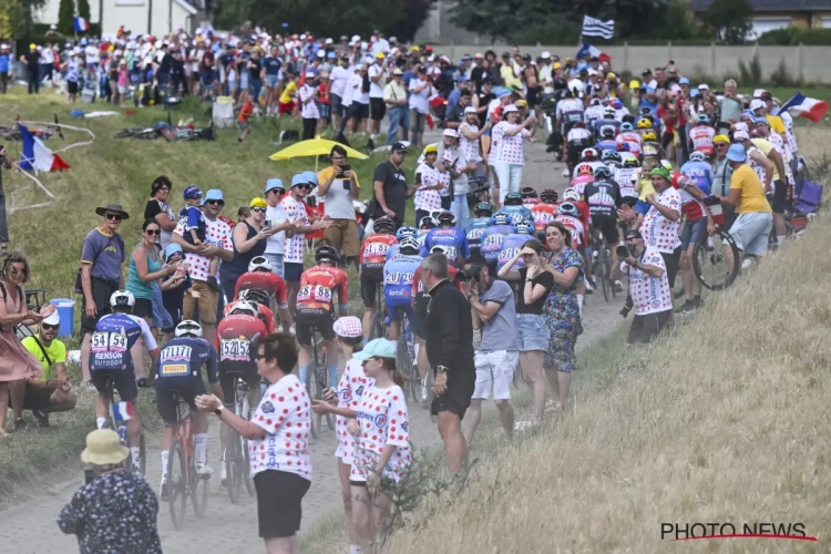 🎥 Balans nog zwaarder: derde opgave na aanrijding met supporter in Tour de France