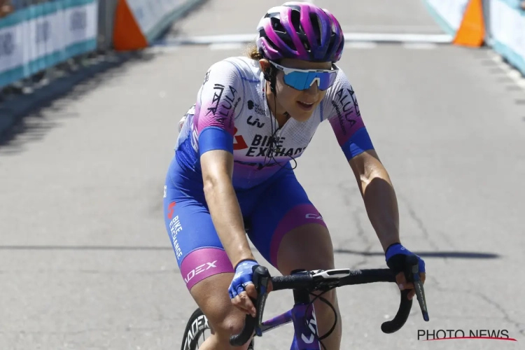 Kristen Faulkner ontgoocheld na haar diskwalificatie in de Strade Bianche: "Ze houden voet bij stuk"