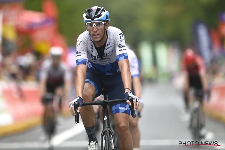 📷 Na de zware val in de Ster van Bessèges: Dylan Teuns gehecht aan kin, renner van Alpecin-Deceuninck is de redder van dienst