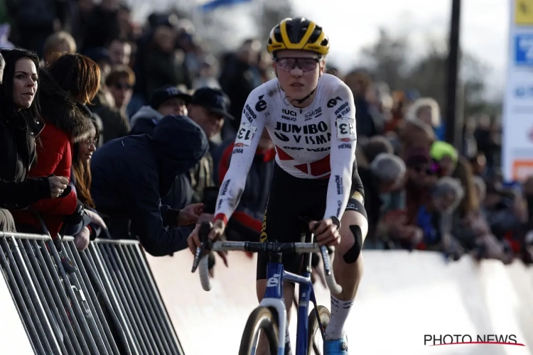 Fem van Empel wint de vliegmeeting in Benidorm na een duel met Puck Pieterse en steekt de wereldbeker op zak