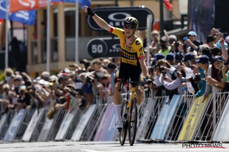 Rohan Dennis (Jumbo-Visma) rijdt in finale weg uit kopgroep met klimmers en slaat dubbelslag in Tour Down Under