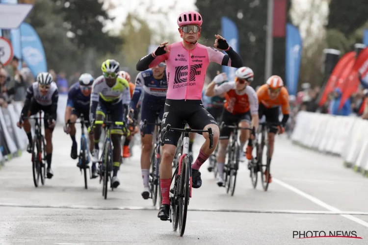 🎥 Marijn van den Berg de beste in natte en bochtige laatste kilometer op Mallorca voor Vernon en Girmay