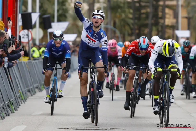 🎥 Ethan Vernon rondt het werk van Soudal-QuickStep af, Girmay en Van de Paar mee op het podium