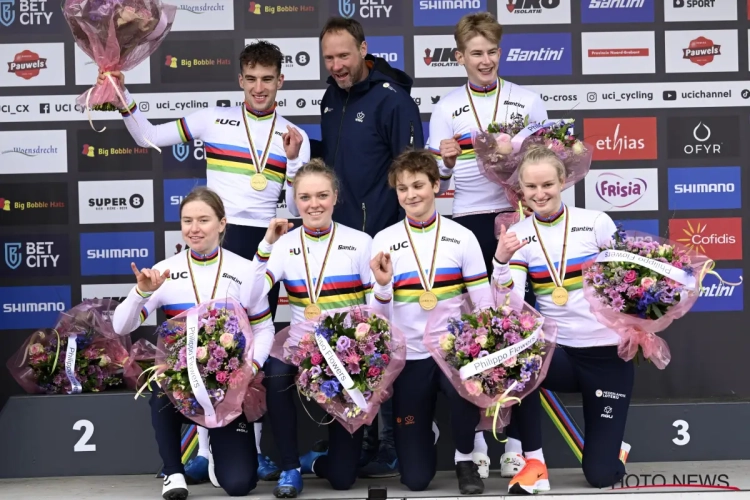 Fem van Empel pakt de wereldtitel in de mixed relay: "Mooi met zo'n jong team"