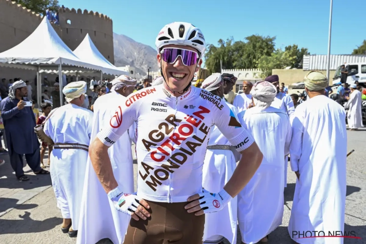 Stan Dewulf bereidt zich in Oman voor op de Vlaamse koersen: "Een verre ereplaats is goed voor het vertrouwen"