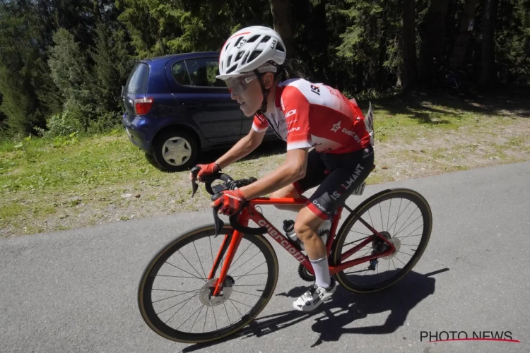 Trek-Segafredo doet het héél anders dan ploeg van Kopecky wanneer twee teamgenotes samen naar finish gaan