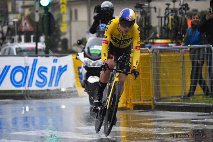 Ploegleider kreeg heel duidelijke instructies van Wout van Aert in tijdrit in Tirreno-Adriatico: "Ik weet dat het moeilijk is"