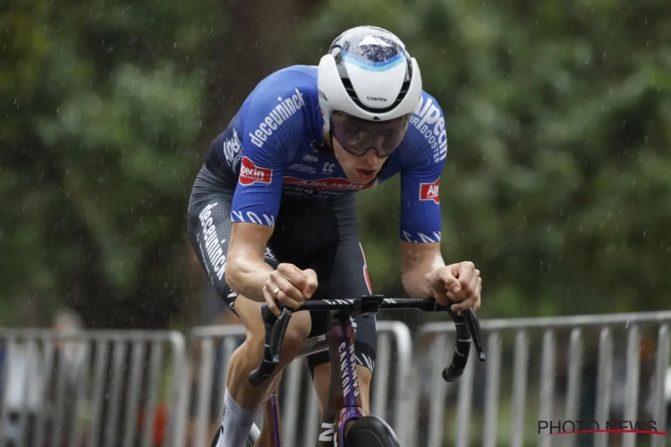 Mathieu van der Poel en Jasper Philipsen krijgen slecht nieuws over ploegmaat in Tirreno-Adriatico