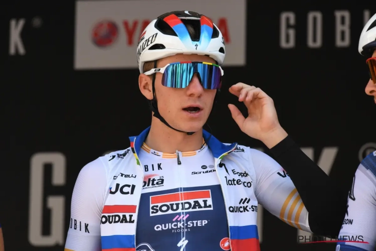 🎥 Derde keer, goede keer voor Remco Evenepoel! Wereldkampioen klopt Roglič in Catalonië 