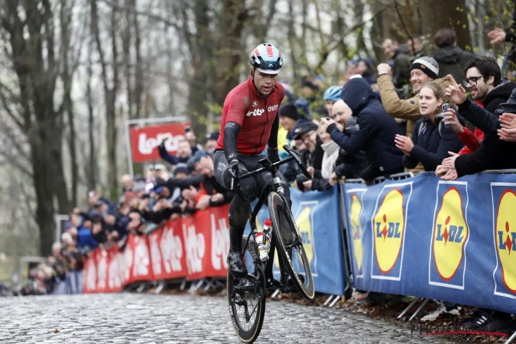 🎥 Een wheelie en bijzonder veel pech voor Arnaud De Lie in Gent-Wevelgem, maar ploegleider is toch ook kritisch