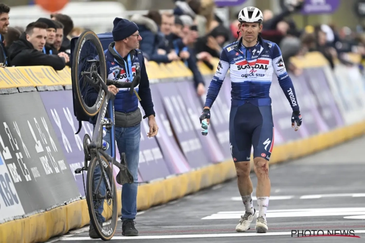 🎥 Belg boos nadat hij van de weg wordt gereden in de Ronde, Ballerini kaatst de bal terug