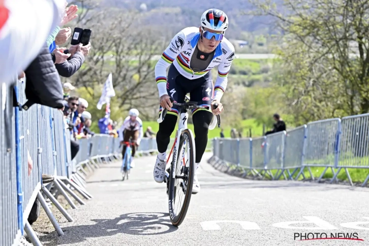 Duidelijke reden waarom Remco Evenepoel op de Tourmalet en aan café van collega-wielrenner passeert