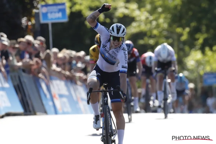 Lorena Wiebes schenkt SD Worx weer de zege in gevaarlijke finale, Van Vleuten blijft in het roze