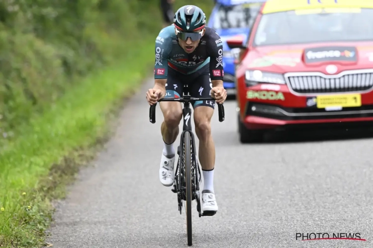 Jai Hindley slaat een dubbelslag in Laruns, Vingegaard deelt nu al een serieuze klap uit aan Pogacar