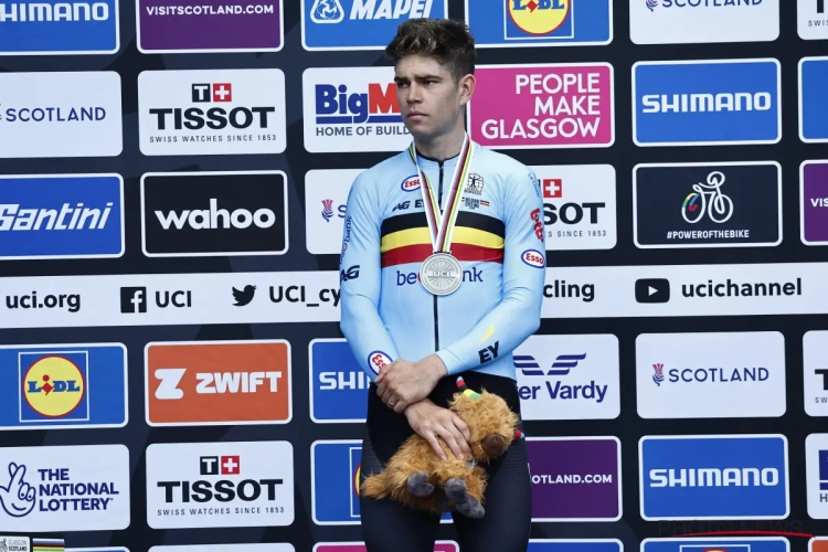 Victor Campenaerts doet boekje open over reactie van Wout van Aert op nieuwe zilveren medaille op WK