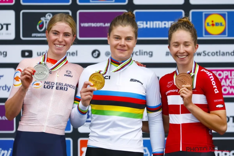 Zilveren Demi Vollering looft Lotte Kopecky: "Een heel mooie wereldkampioene"