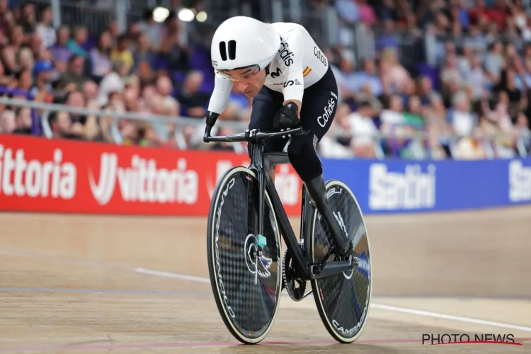 🎥 Opvallend: paralympiër zonder armen krijgt een polshorloge cadeau, maar kan erom lachen