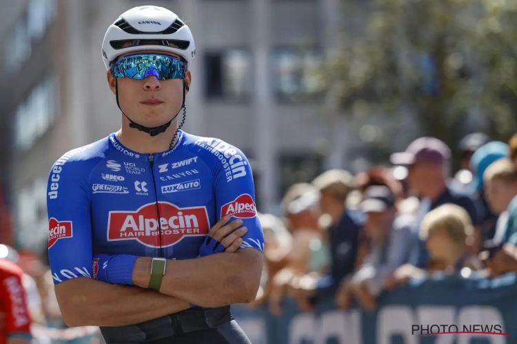 🎥 "Volkomen debiele laatste kilometer": Philipsen komt ten val in Tirreno