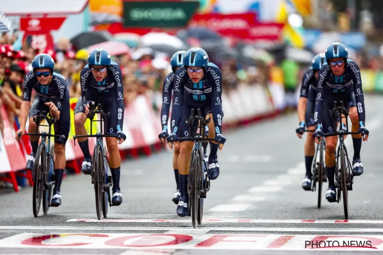 Team dsm-firmenich verrast iedereen in de Vuelta, Evenepoel neemt meteen tijd op Roglic en Vingegaard