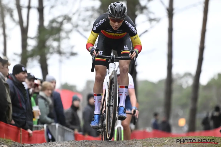 Sanne Cant deelt bij wederoptreden prikje uit en zet de puntjes eens stevig op de i: "Dat begin ik beu te worden"