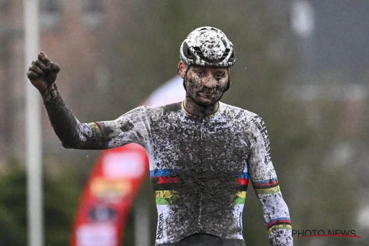 Ook in 2024 staat er geen maat op Mathieu van der Poel, Van Aert op grote achterstand tweede