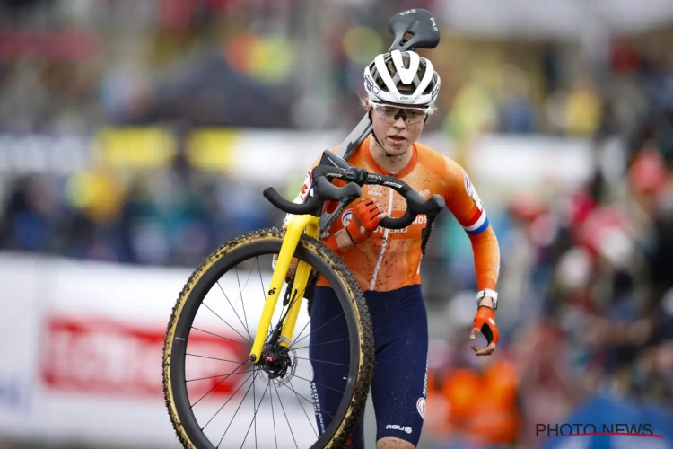 Fem van Empel is superieur op het WK veldrijden, bijzonder mooie vijfde plaats voor Belgische