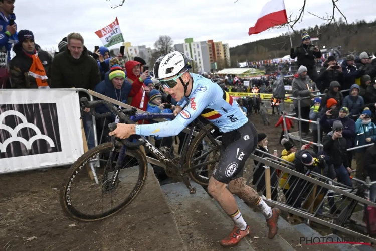 Thibau Nys verklaart waarom hij in de slotrondes nog stevig wegzakte op het WK veldrijden