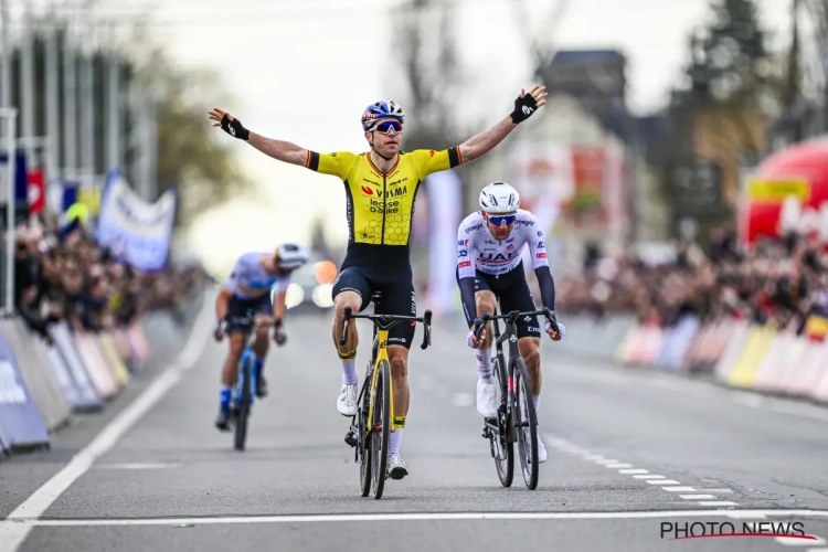 Met drie klassen te sterk voor de rest: Wout van Aert rondt meesterlijke dag af 