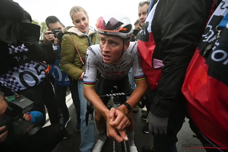 📷 Hoe intens is dat? Afgepeigerde Mathieu van der Poel en zijn Roxanne beleven prachtig moment in Oudenaarde