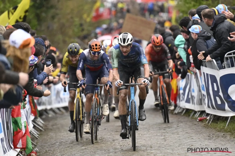 Een ongelooflijk wielerfeit! Oliver Naesen pakt uit met de verklaring: "Als Van der Poel zes koersen doet en er vijf wint..."