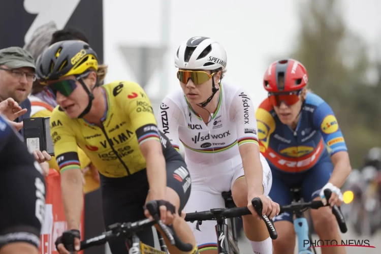 Kopecky komt met gevatte opmerking over solo van Van der Poel in Parijs-Roubaix  