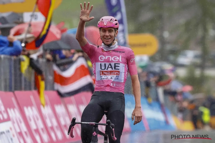 🎥 1, 2, 3, 4, 5: Tadej Pogacar wint opnieuw en doet mooie geste naar renner van wie hij de zege afpakte