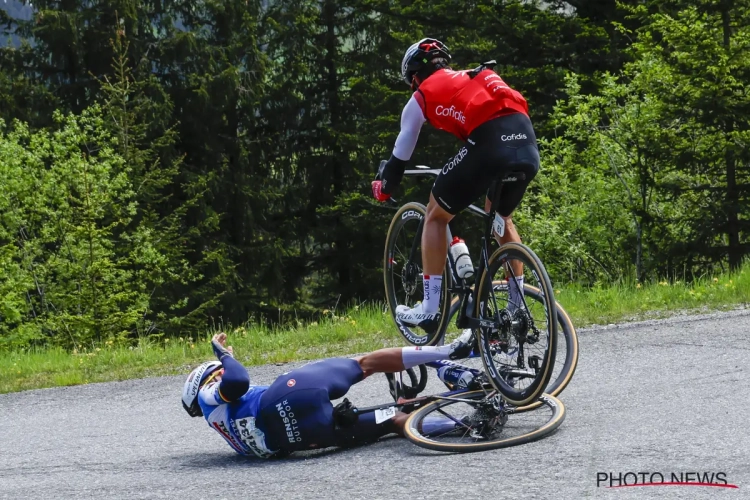 📷 Ouch! Yves Lampaert komt ten val in Ronde van Zwitserland: BK tijdrijden in gevaar?